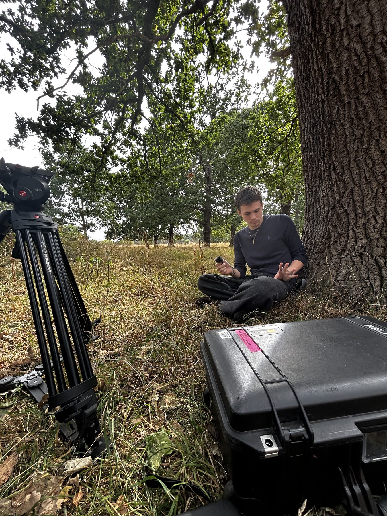 Andrea de Selancy outdoors.