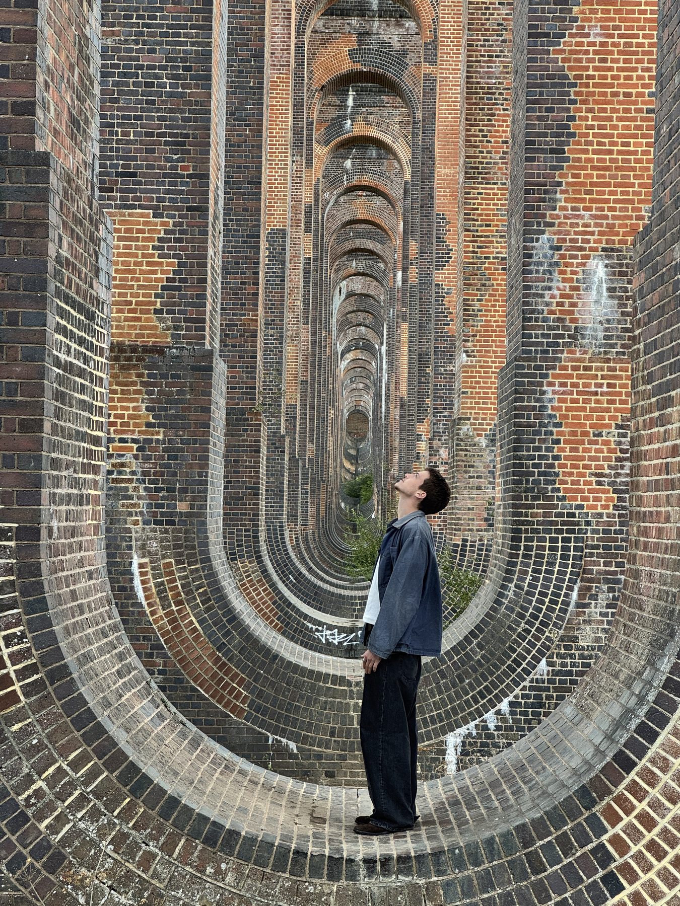 Andrea de Selancy at the Ouse Valley Viaduct.